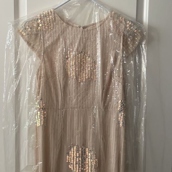 Korovilas Ivory Iridescent Sequin Column Gown - Picture 4 of 8